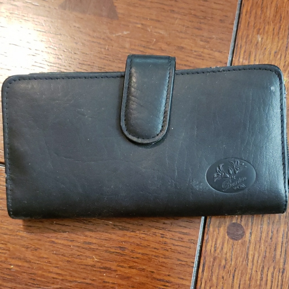 Buxton leather wallet